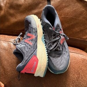 New Balance Women's Nitrel V3 trail running shoes in the blue and pink colorway